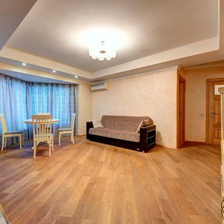 Apartments Near The Shopping Center Gulliver Kiev Extérieur photo
