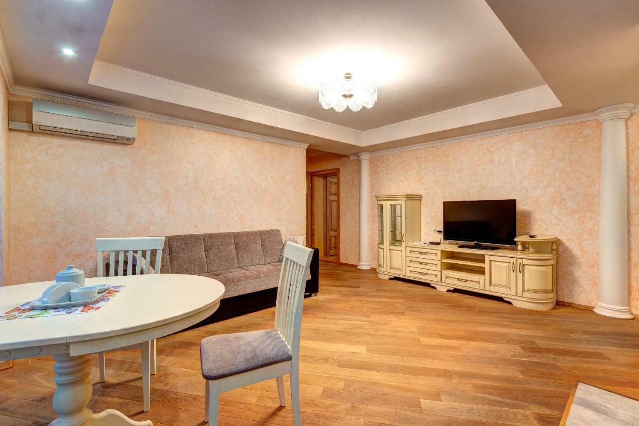 Apartments Near The Shopping Center Gulliver Kiev Extérieur photo